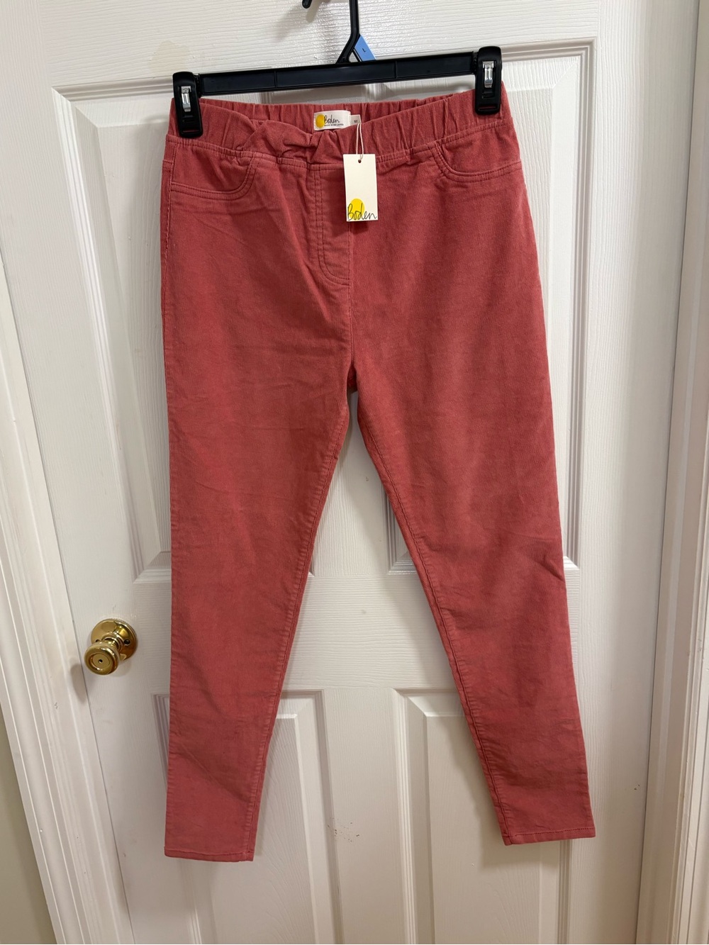 coral pink Boden pull-on trousers featuring an elastic waistband , corduroy NWT